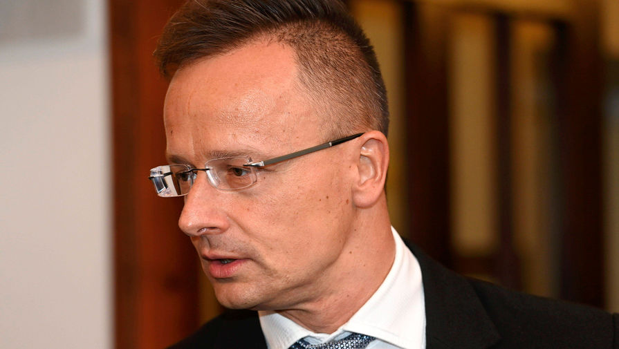 Глава МИД Венгрии Сийярто: потолок цен на нефть из России навредит экономике Европы