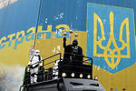 Лидер «Интернет-партии Украины» Дарт Вейдер на агитационной акции перед внеочередными выборами депутатов Верховной рады, которые пройдут 26 октября 
