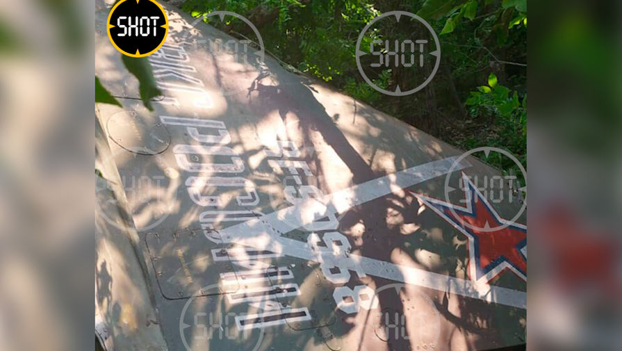 Опубликованы первые кадры с места крушения Су-25 под Ростовом
