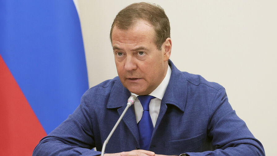 Медведев о скандале с Харлан: в Средние века за это просто рубили голову, четвертовали