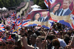 Жители и гости Лондона в ожидании бракосочетания принца Гарри и Меган Маркл