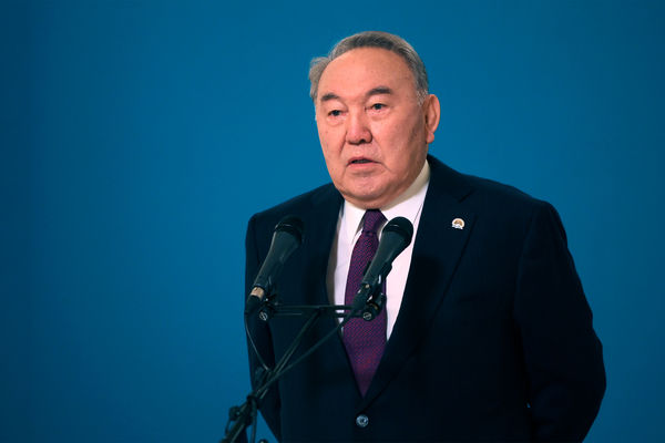 "Podríamos simplemente deshacernos de él". Zhirinovsky sugirió que Nazarbayev ya no está vivo