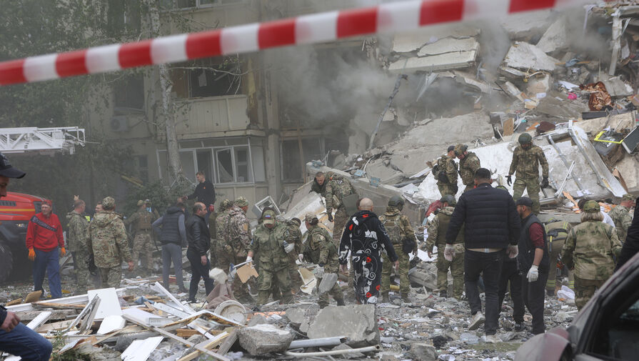 Шесть тел достали спасатели из-под завалов жилого дома в Белгороде