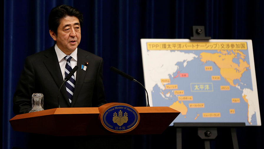 Премьер-министр Японии Синдзо Абэ на пресс-конференции в Токио, 2013 год