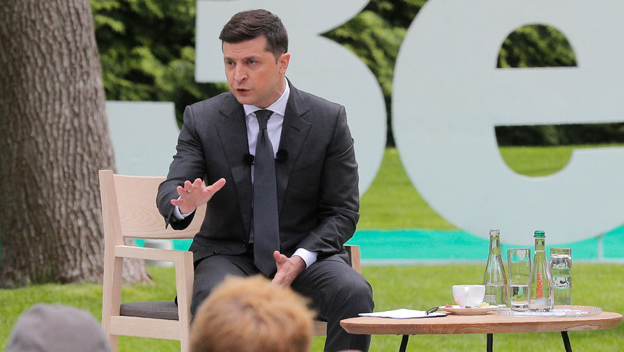 Зеленский убежден, что "настал момент" пригласить Украину в НАТО и ЕС