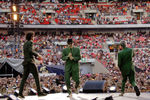 Участники Beastie Boys во время выступления на стадионе «Уэмбли» в рамках проекта Live Earth, 2007 год
