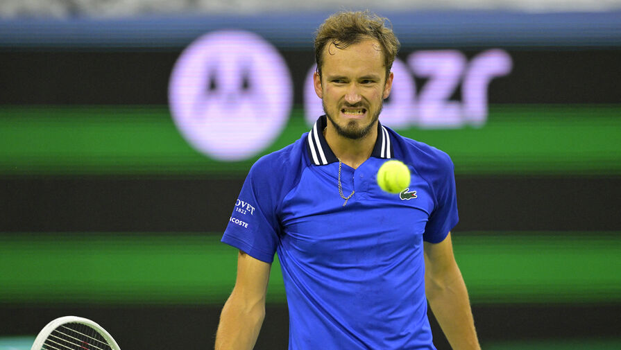 Даниил Медведев снялся с четвертьфинала "Мастерса" в Мадриде из-за травмы