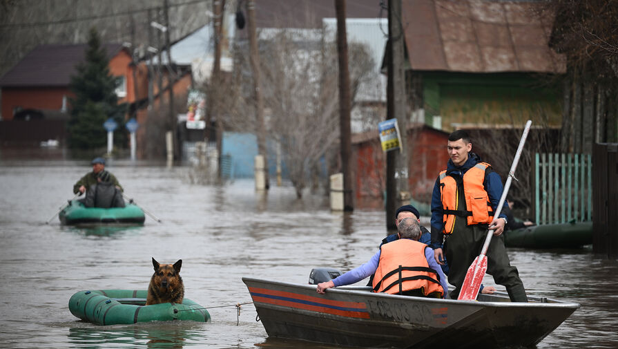 Гидролог рассказал, можно ли было предотвратить наводнения в городах Сибири