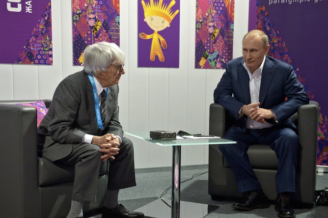 Берни Экклстоун и Владимир Путин в марте 2014 года в Сочи