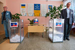 Участок для голосования на референдуме о статусе самопровозглашенной Донецкой народной республики на избирательном участке в Донецке