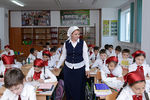 Ученики младших классов на уроке в День знаний в гимназии № 12 в Грозном