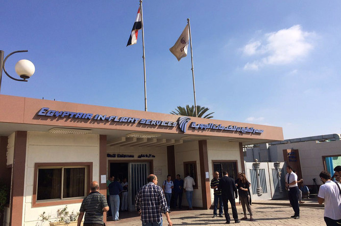 Офис компании EgyptAir в международном аэропорту Каира