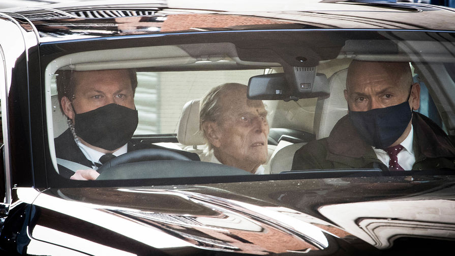 Принц Филипп в автомобиле после выхода из больницы, 16 марта 2021 года