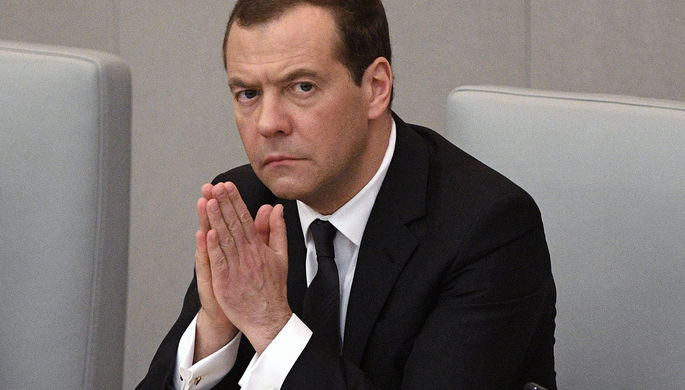 Медведев назвал Навального обормотом и проходимцем