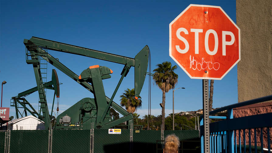 FT: ценовой потолок на нефть из России может привести к безумию на рынках