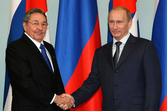 Рауль Кастро и Владимир Путин, 2009 год