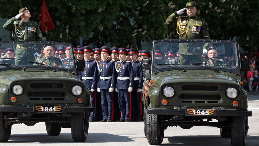 Главнокомандующий самопровозглашенной ЛНР Игорь Плотницкий во время военного парада на&nbsp;9 мая в&nbsp;Луганске, 2016&nbsp;год