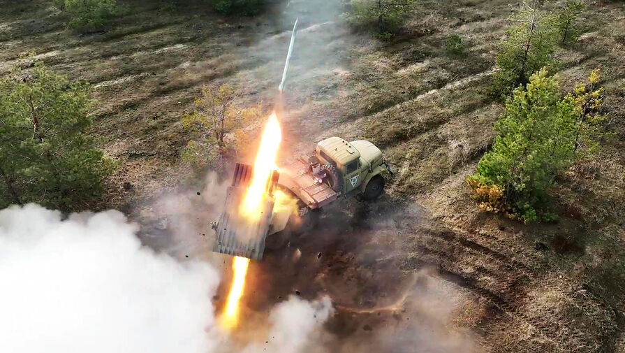 Российские военные уничтожили украинский БТР на Донецком направлении
