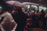 Пассажиры на конечной остановке трамвая на Чистопрудном бульваре, 1991 год