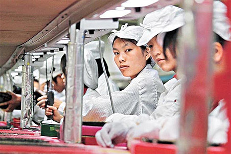 Работники китайского завода Foxconn, который производит iPhone 5, объявили забастовку