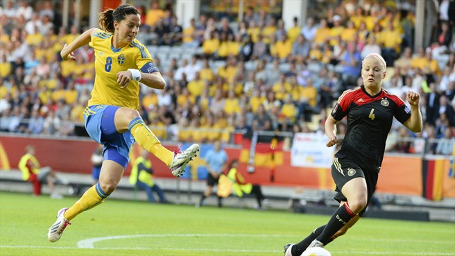 Матч в Гетеборге окрестили досрочным финалом женского Евро-2013