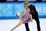 Мэрил Дэвис и Чарли Уайт (США) выступают в произвольной программе танцев на льду, XXII зимние Олимпийские игры в Сочи