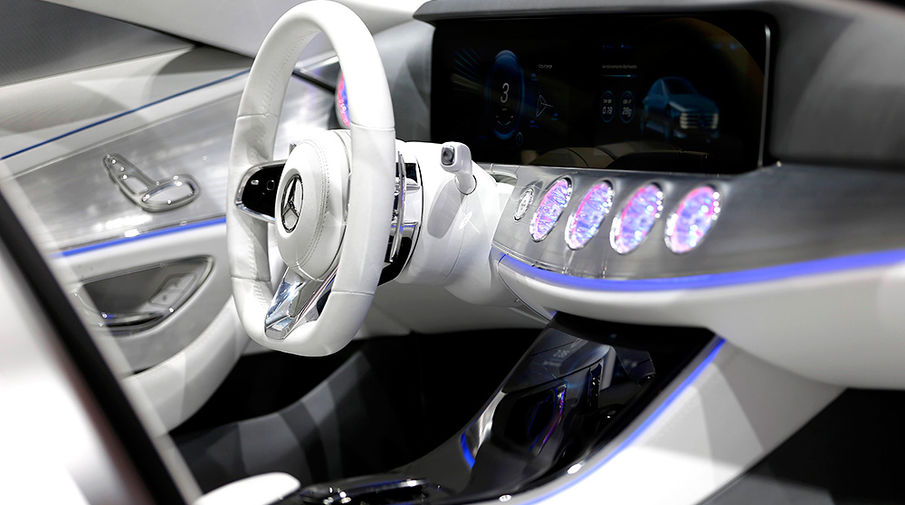 Интерьер Mercedes-Benz Concept IAA