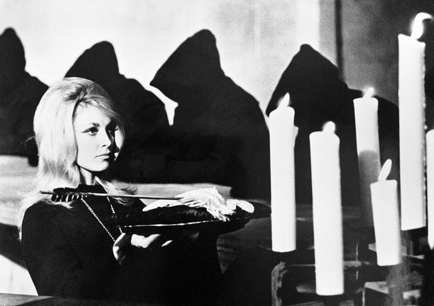 Шэрон Тейт в фильме «Глаз дьявола» (1966)