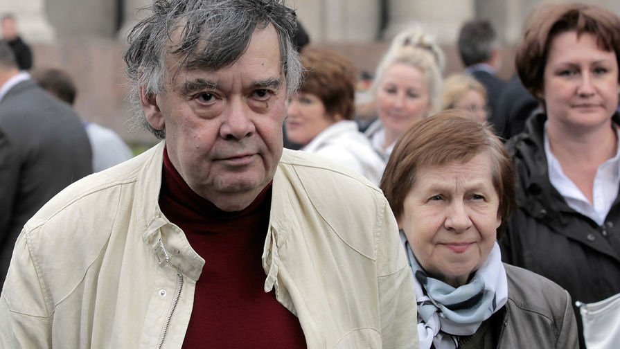 Режиссер Алексей Герман и его супруга Светлана Кармалита на митинге-концерте «С Петербургом — навсегда!», 2011 год