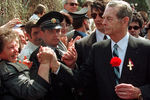 Бывший король Румынии Михай I в городе Яссы после возвращения в страну, 1997 год