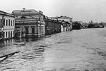 Затопленная во время наводнения в Москве Кулаковская набережная, апрель 1908 года
