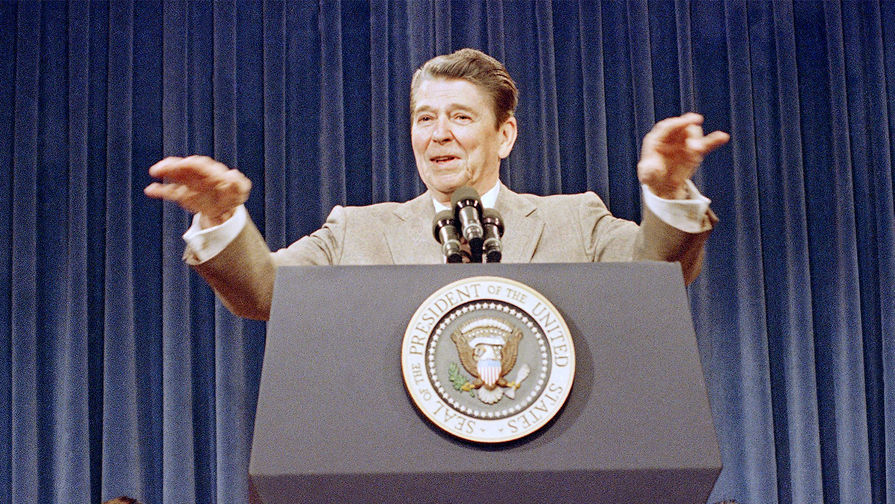 Президент США Рональд Рейган во время мероприятия в Белом доме, 1987 год