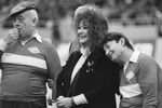 Евгений Моргунов, Алла Пугачева и Георгий Вицин в спорткомплексе «Олимпийский», 1987 год