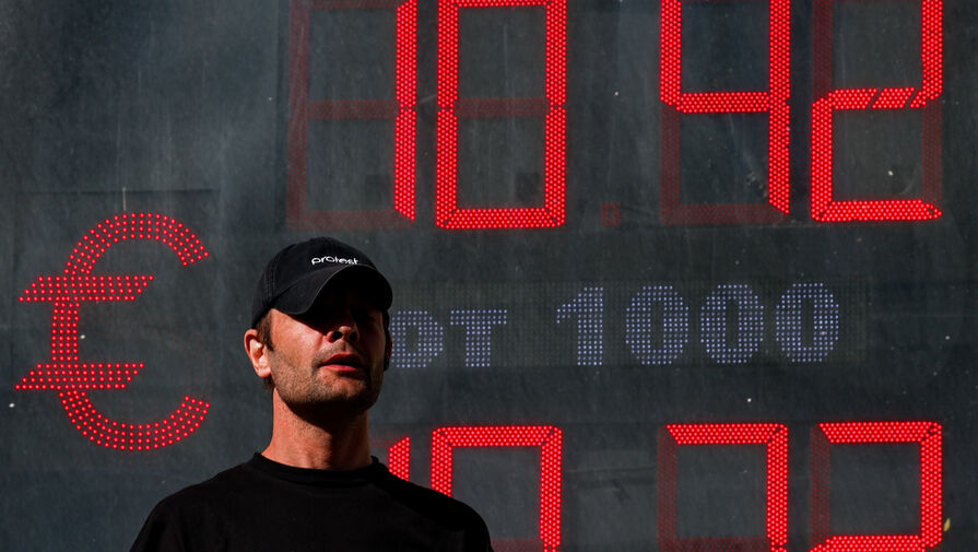 Власти России рассматривают вариант возобновления обязательной продажи экспортной выручки