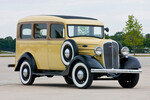 Chevrolet Suburban 1935
<br><br>
Семейный универсал, впоследствии превратившийся в большой внедорожник, впервые появился на рынке в 1935 году. Машина располагала восемью местами и была адресована обитателям «одноэтажной Америки» в качестве удобного семейного транспорта.