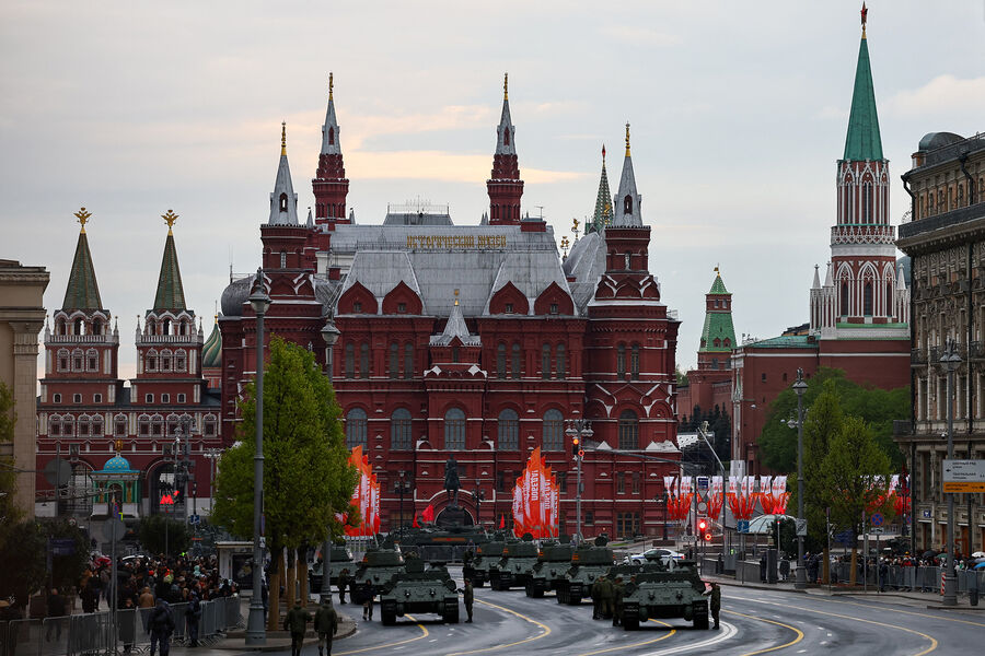 Кто приедет на парад Победы: в Кремле огласили полный список иностранных гостей