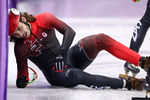 Канадский спортсмен Самуэль Жирар во время эстафеты на 5000 метров на соревнованиях по шорт-треку среди мужчин на XXIII зимних Олимпийских играх в Пхенчхане, 13 февраля 2018 года 