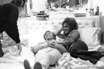 Майкл Кейн и актриса Элизабет Тейлор во время съемок фильма «Зи и компания», 1971 год 