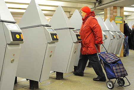 За использование чужой социальной карты для проезда в метро введут штраф в 2,5 тыс. 