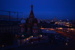 Вид на храм Василия Блаженного после отключения подсветки в рамках экологической акции «Час Земли» в Москве