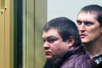 Сергей Цапок (слева) и Владимир Алексеев по прозвищу Беспредел в суде