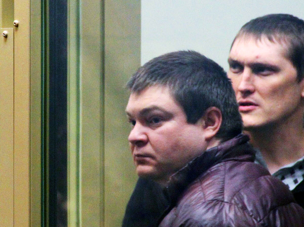 Сергей Цапок (слева) и Владимир Алексеев по прозвищу Беспредел в суде