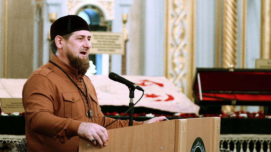 Глава Чеченской Республики Рамзан Кадыров выступает в центральной мечети имени Ахмата Кадырова