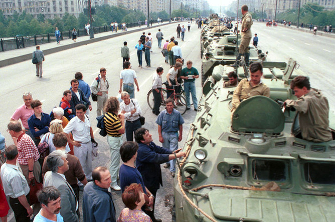 Попытка государственного переворота. Военная техника на улицах Москвы, 19 августа 1991 года