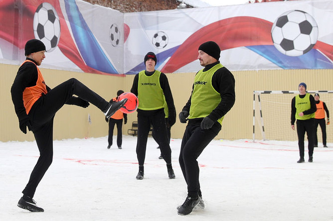 Во время футбольного матча в Бутырском СИЗО №2.