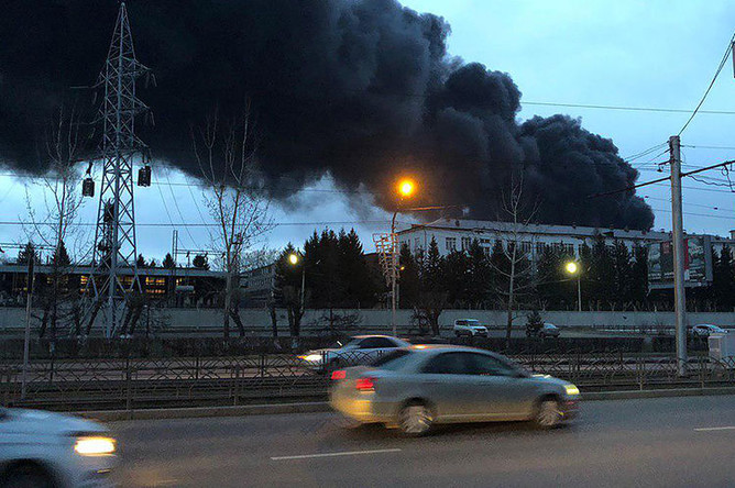 Во время пожара на заводе Красмаш в Красноярске, 26 апреля 2019 года