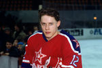 Нападающий команды ЦСКА (Москва) по хоккею с шайбой Павел Буре, 1991 год