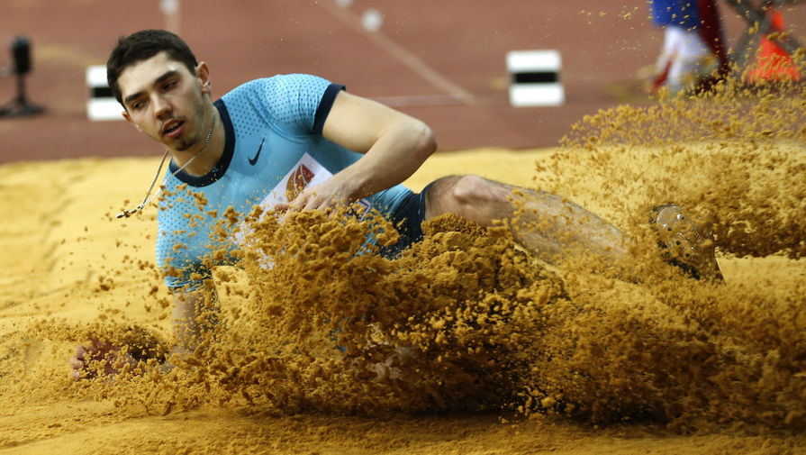 Александр Меньков легко квалифицировался в финал в прыжках в длину на ЧМ по легкой атлетике