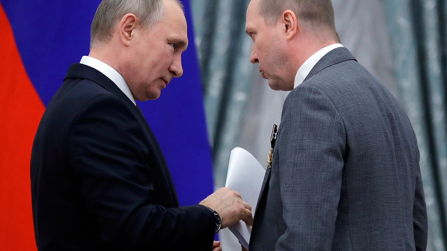 Владимир Путин и Евгений Миронов на церемонии вручения государственных наград РФ в Кремле