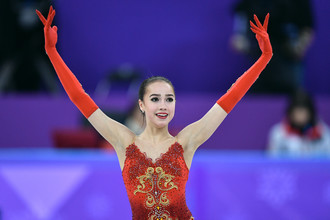 Российская фигуристка Алина Загитова взяла золото в соревновании одиночниц на Олимпиаде-2018